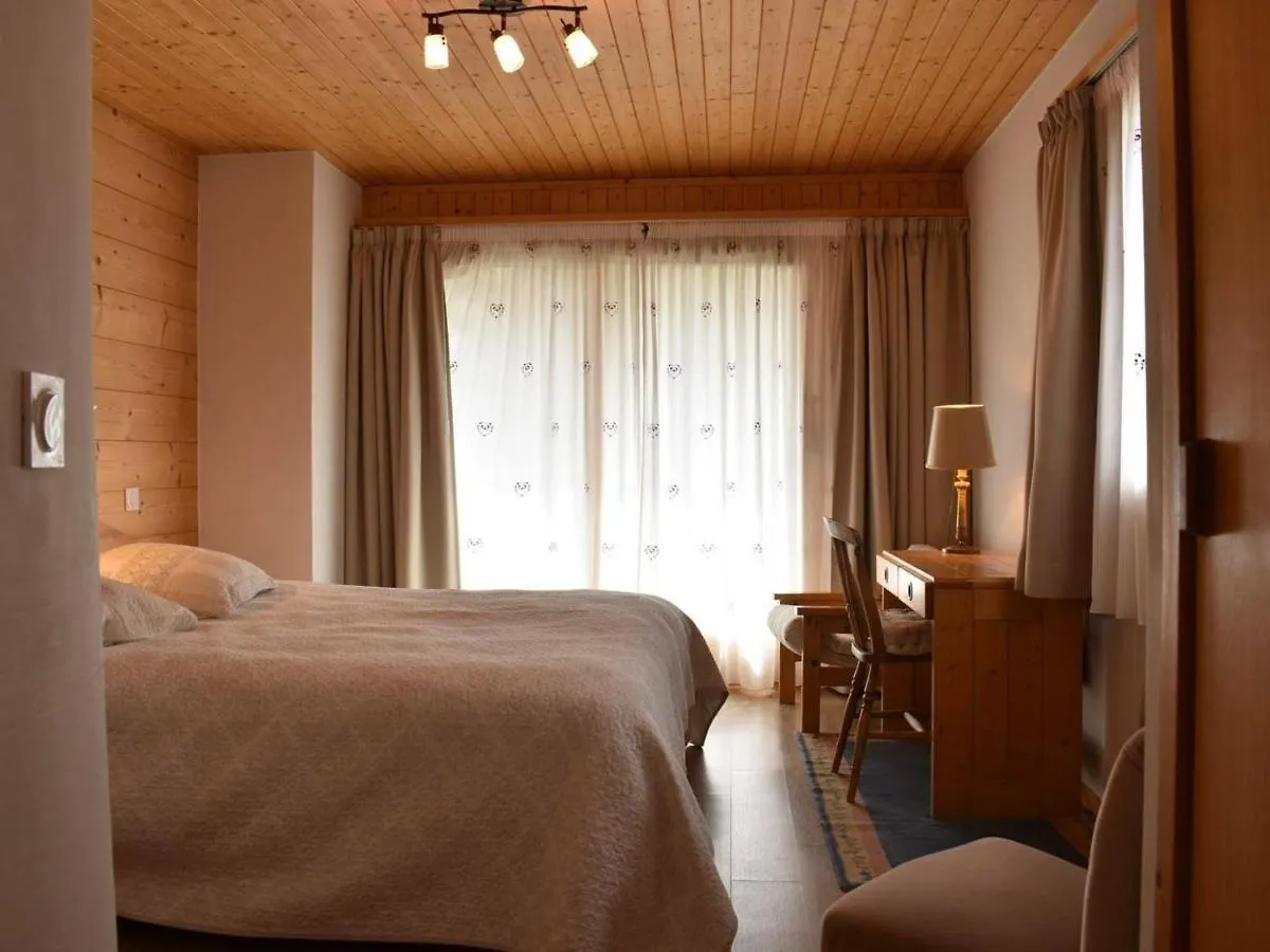 Appartement Chaleureux 4 Pieces, Acces Direct Aux Pistes, Proche Commerces Et Services, Parking Couvert - Fr-1-180-178 Meribel Apartment