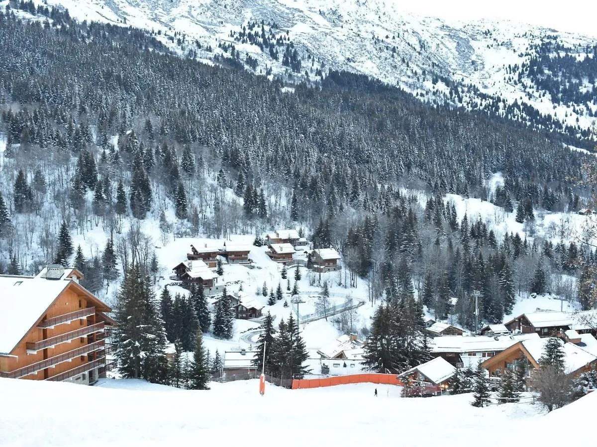 Appartement Chaleureux 4 Pieces, Acces Direct Aux Pistes, Proche Commerces Et Services, Parking Couvert - Fr-1-180-178 Meribel