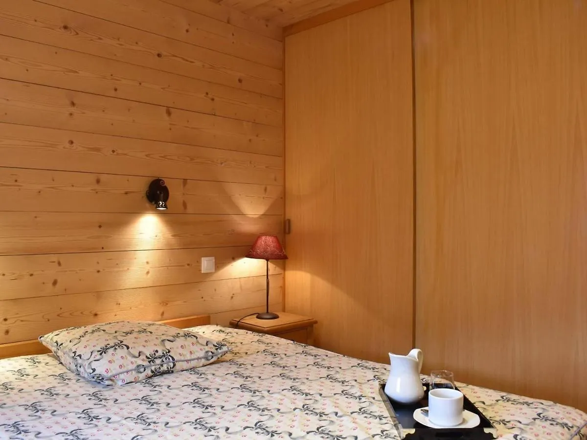 Appartement Chaleureux 4 Pieces, Acces Direct Aux Pistes, Proche Commerces Et Services, Parking Couvert - Fr-1-180-178 Meribel Apartment